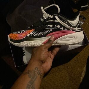 M ANTA 1 Kyrie Irving’s New Shoe with box size 12